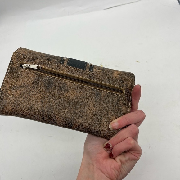 Boutique Brown Western Style Faux Leather Rhinestone Embellished Trifold Wallet - Picture 6 of 12